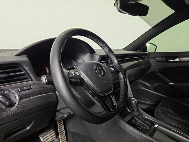 2021 Volkswagen Passat 2.0T R-Line
