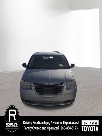 2010 Chrysler Town & Country LX