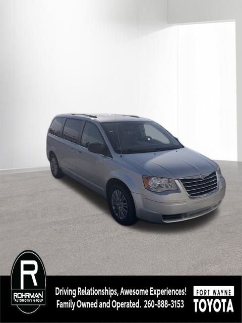 2010 Chrysler Town & Country LX
