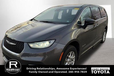 2023 Chrysler Pacifica Touring L