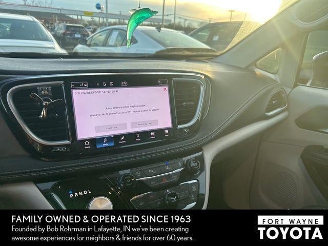 2022 Chrysler Pacifica Touring L