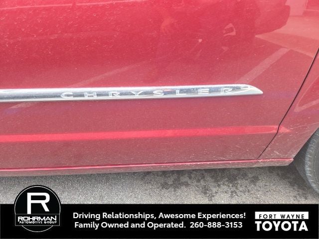 2016 Chrysler Town & Country Touring-L