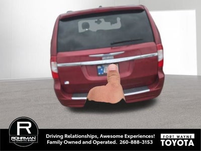 2016 Chrysler Town & Country Touring-L