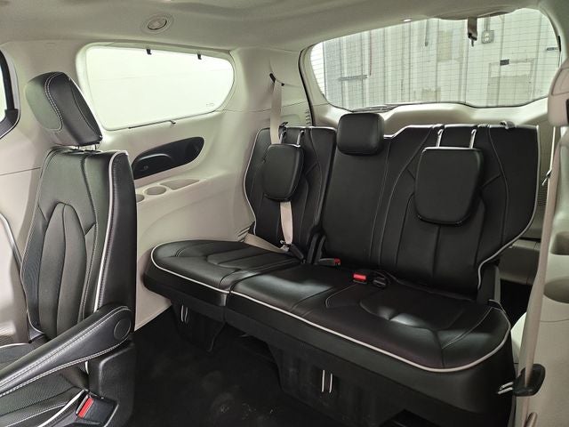 2024 Chrysler Pacifica Limited - Photo 16
