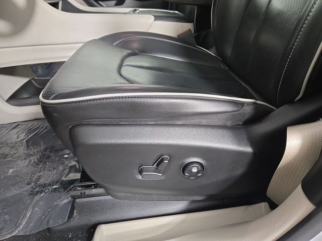2024 Chrysler Pacifica Limited - Photo 30