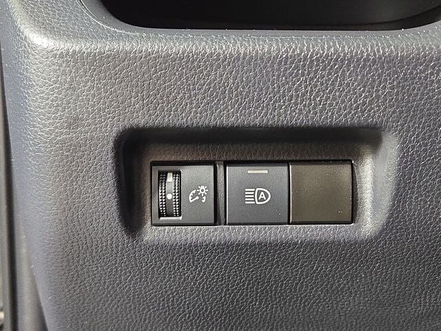 2024 Toyota RAV4 XLE - Photo 28