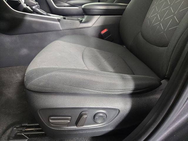 2024 Toyota RAV4 XLE - Photo 30
