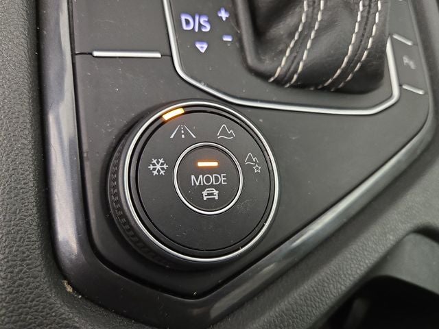 2021 Volkswagen Tiguan 2.0T SE R-Line Black