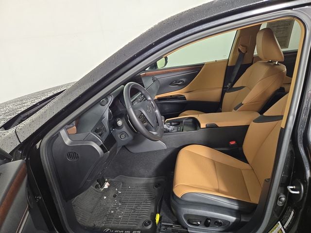 2025 Lexus ES 300h F SPORT Design