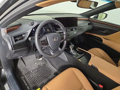 2025 Lexus ES 300h F SPORT Design