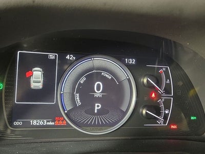 2025 Lexus ES 300h F SPORT Design