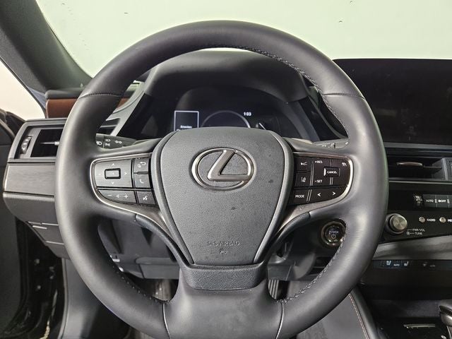 2025 Lexus ES 300h F SPORT Design