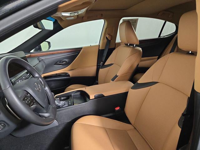 2025 Lexus ES 300h F SPORT Design