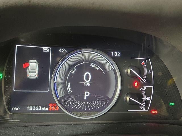 2025 Lexus ES 300h F SPORT Design