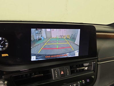 2025 Lexus ES 300h F SPORT Design