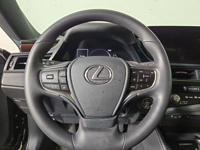 2025 Lexus ES 300h F SPORT Design