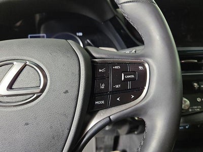 2025 Lexus ES 300h F SPORT Design