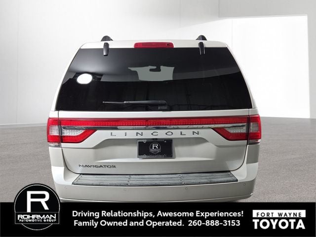 2017 Lincoln Navigator Select