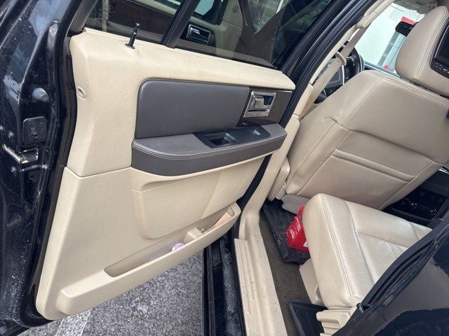 2015 Lincoln Navigator L Base