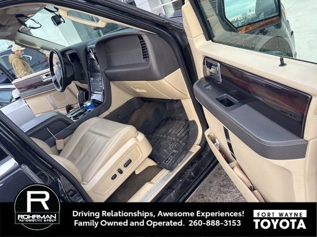 2015 Lincoln Navigator L Base