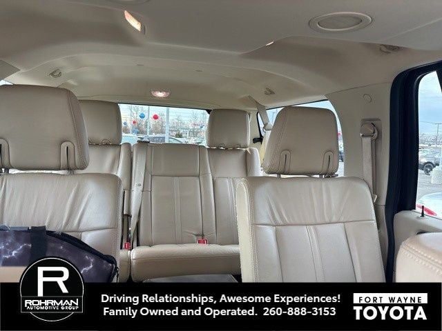 2015 Lincoln Navigator L Base