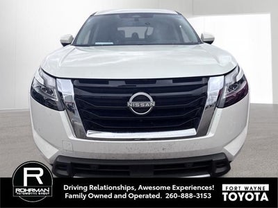 2024 Nissan Pathfinder SL