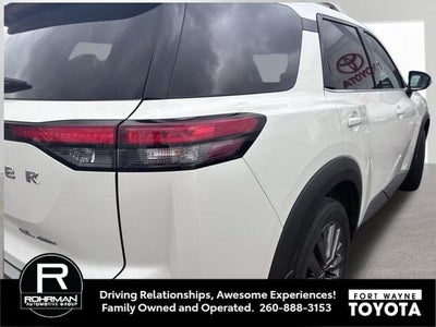 2024 Nissan Pathfinder SL