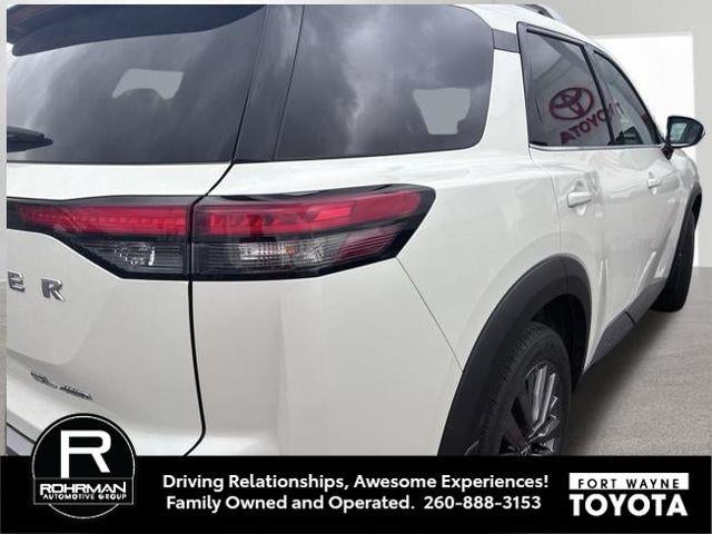 2024 Nissan Pathfinder SL