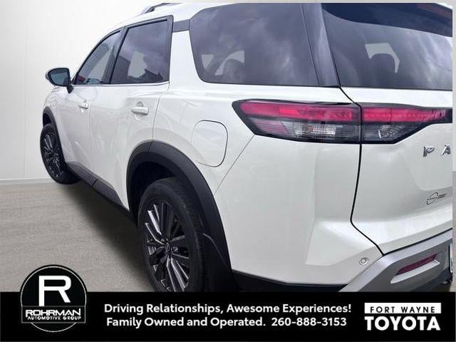 2024 Nissan Pathfinder SL