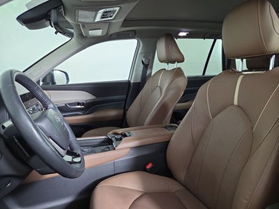 2025 Toyota Grand Highlander Platinum