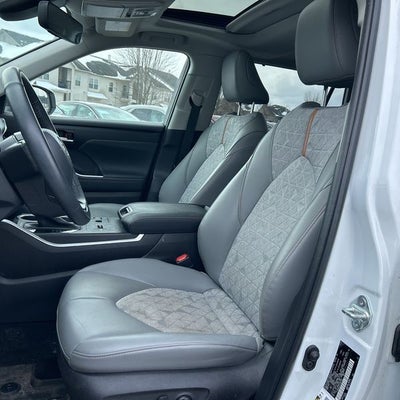 2023 Toyota Highlander Hybrid Bronze Edition