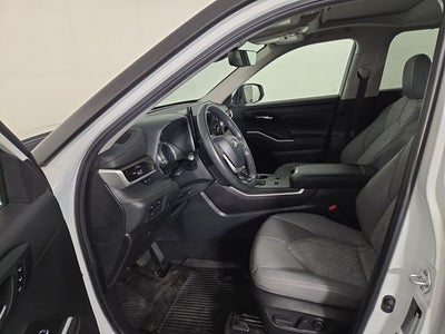 2023 Toyota Highlander Hybrid Bronze Edition