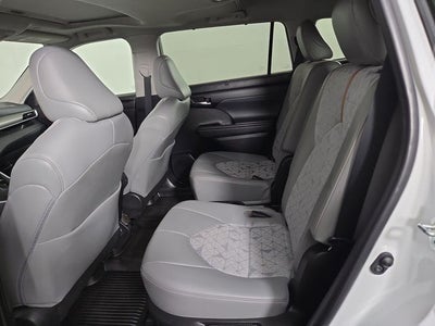 2023 Toyota Highlander Hybrid Bronze Edition