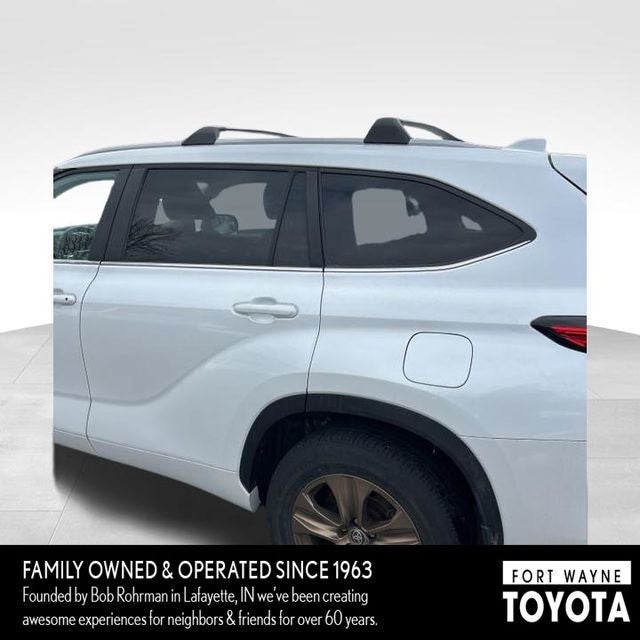 2023 Toyota Highlander Hybrid Bronze Edition