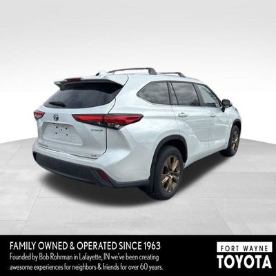 2023 Toyota Highlander Hybrid Bronze Edition