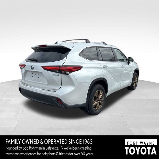 2023 Toyota Highlander Hybrid Bronze Edition