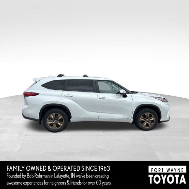 2023 Toyota Highlander Hybrid Bronze Edition