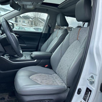 2023 Toyota Highlander Hybrid Bronze Edition