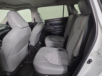 2023 Toyota Highlander Hybrid Bronze Edition