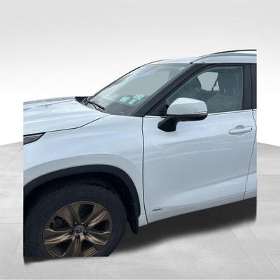 2023 Toyota Highlander Hybrid Bronze Edition