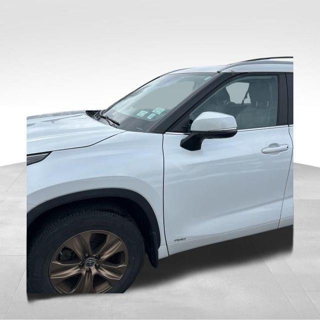 2023 Toyota Highlander Hybrid Bronze Edition