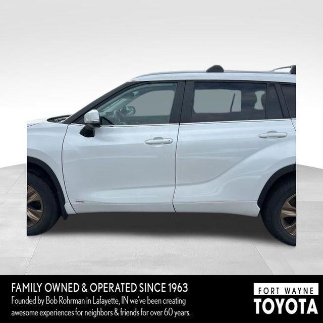 2023 Toyota Highlander Hybrid Bronze Edition