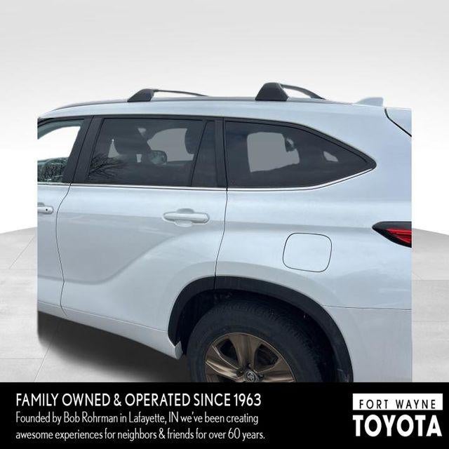 2023 Toyota Highlander Hybrid Bronze Edition