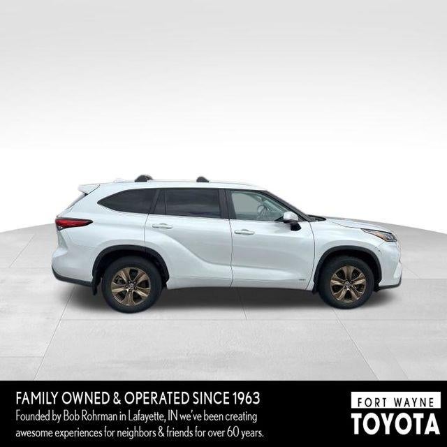 2023 Toyota Highlander Hybrid Bronze Edition