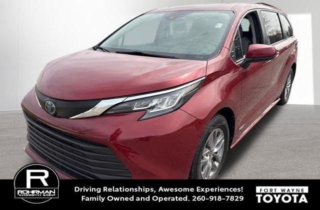 2021 Toyota Sienna LE 8 Passenger