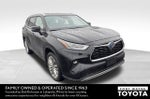 2023 Toyota Highlander Hybrid Platinum