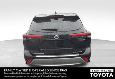 2023 Toyota Highlander Hybrid Platinum