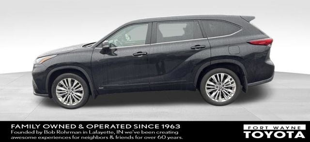2023 Toyota Highlander Hybrid Platinum