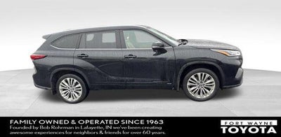 2023 Toyota Highlander Hybrid Platinum