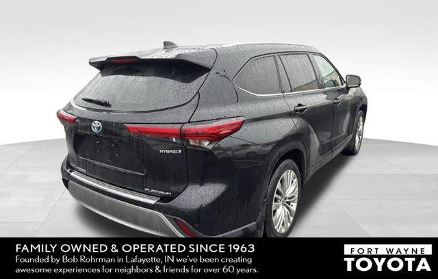 2023 Toyota Highlander Hybrid Platinum